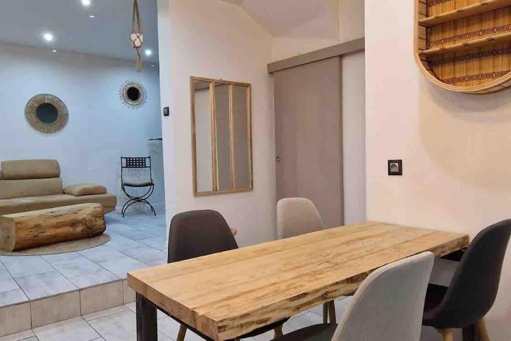 Les Suites Du Palais Каркасон Екстериор снимка